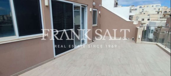 2 bedrooms Penthouse in Mgarr, Malta No. 10772 4