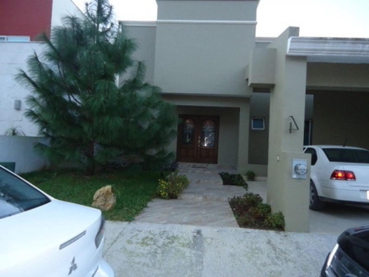3 bedrooms House in Nuevo Leon, Mexico No. 152549