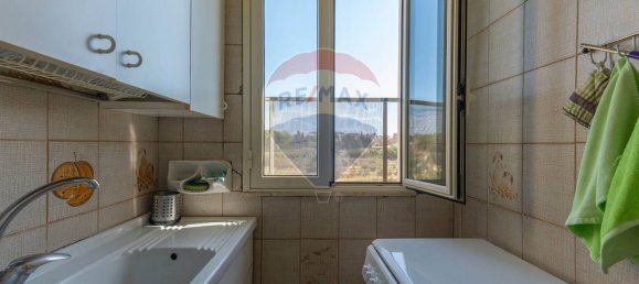 Квартира с 4 комнатами в Кальтаджироне, Италия № 172224 4