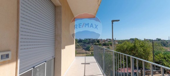 Квартира с 4 комнатами в Кальтаджироне, Италия № 172224 9