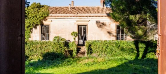 8 rooms Villa in Randazzo, Italy No. 129986 2