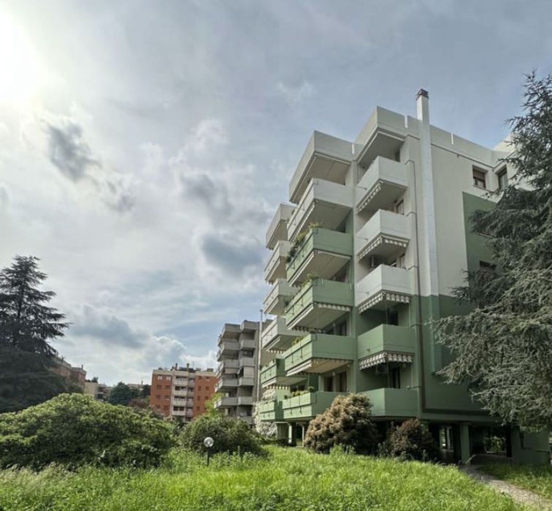3 rooms Apartment in Cesano Maderno, Italy No. 6702