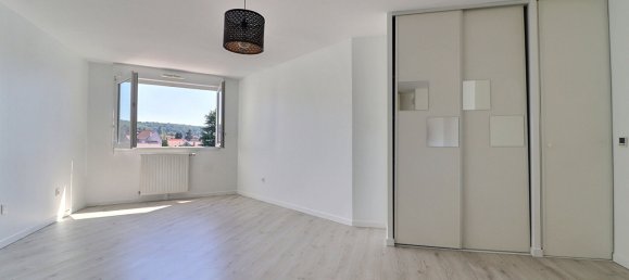 2 rooms Apartment in Saint-Leu-la-Foret, France No. 362680 5