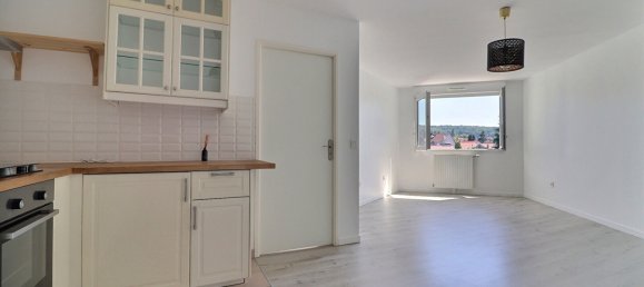 2 rooms Apartment in Saint-Leu-la-Foret, France No. 362680 3