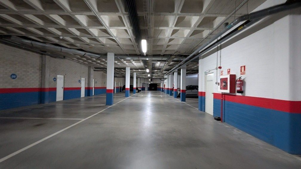 18m² Garage in Zaragoza, Spain No. 269333