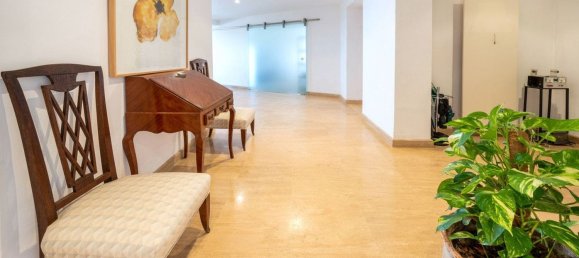 3 bedrooms Penthouse in Marbella, Spain No. 137548 6