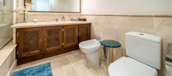 3 bedrooms Penthouse in Marbella, Spain No. 137548 15