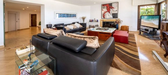 3 bedrooms Penthouse in Marbella, Spain No. 137548 8