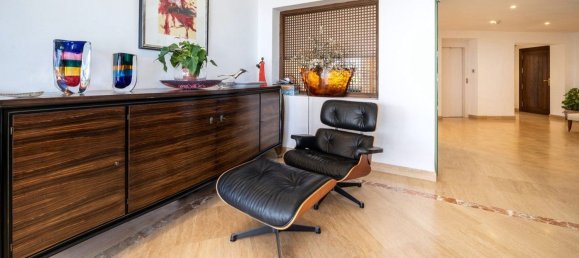 3 bedrooms Penthouse in Marbella, Spain No. 137548 9