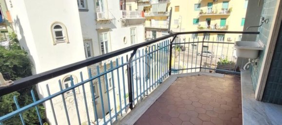 5 bedrooms Penthouse in Naples, Italy No. 327447 6