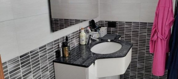 Apartamento de 4 habitaciónes en Reggio Emilia, Italy No. 7418 4