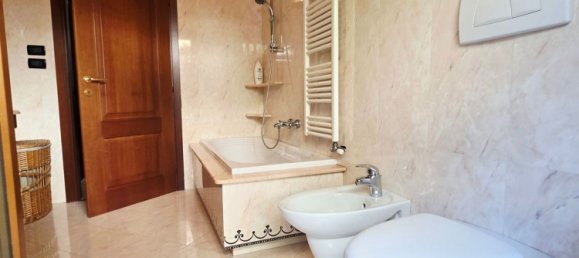 5 غرف نوم شقة في Roveré della Luna, Italy رقم 350602 14