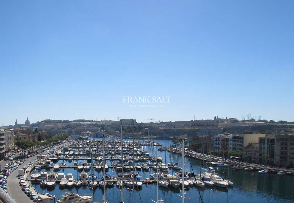 Apartamento de 3 dormitorios en Ta' Xbiex, Malta No. 4005