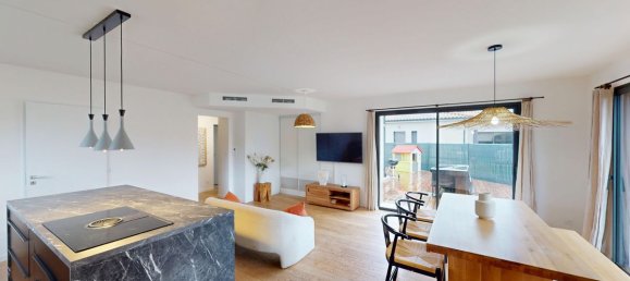 3 bedrooms House in Leognan, France No. 185907 7