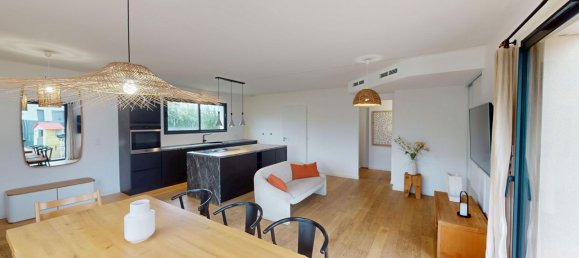 3 bedrooms House in Leognan, France No. 185907 9