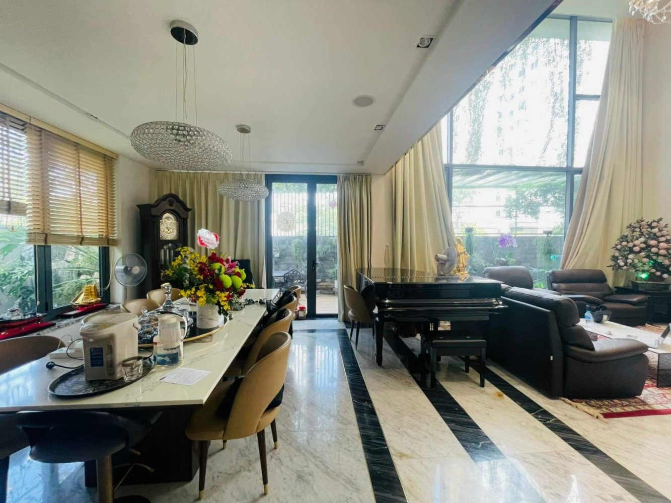252m² Villa in District 7, Vietnam No. 7928
