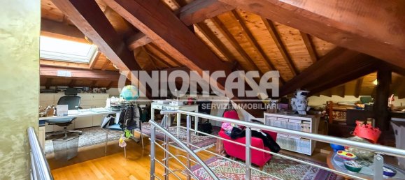 6 rooms Villa in Turate, Italy No. 120895 28