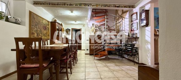 6 rooms Villa in Turate, Italy No. 120895 43