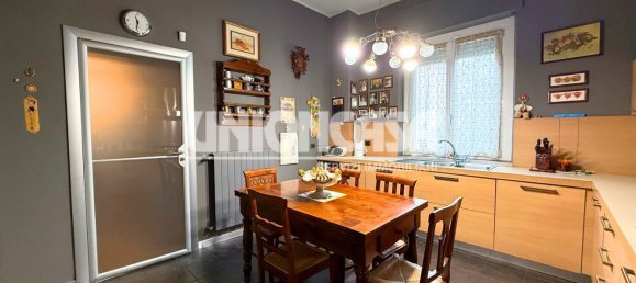 6 rooms Villa in Turate, Italy No. 120895 9