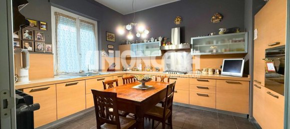 6 rooms Villa in Turate, Italy No. 120895 8