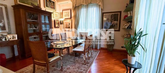 6 rooms Villa in Turate, Italy No. 120895 5