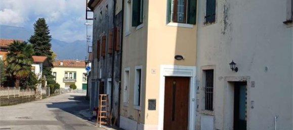 7 rooms House in Vittorio Veneto, Italy No. 279602 5