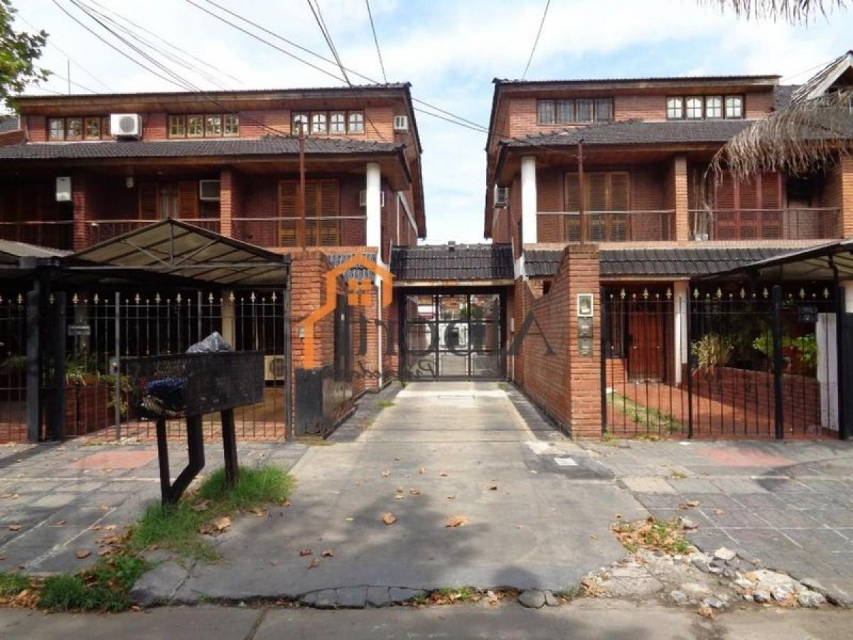 2 bedrooms House in Moron, Argentina No. 53879