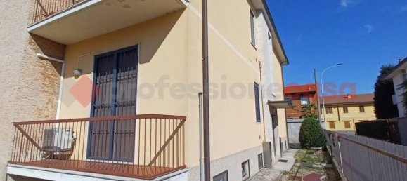 3 rooms Apartment in Inveruno, Italy No. 354937 6