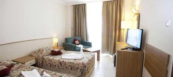 104 rooms Hotel in Kusadasi, Turkey No. 12899 8