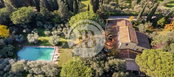 7 bedrooms Villa in Pescia, Italy No. 78397 9