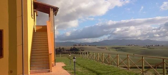 Дом с 8 комнатами в Орчано Пизано, Италия № 43498 6