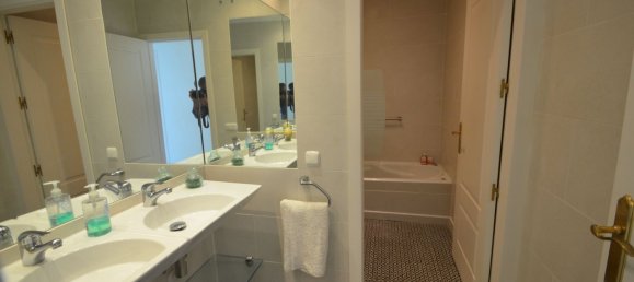 3 bedrooms Penthouse in La Duquesa, Spain No. 146944 18