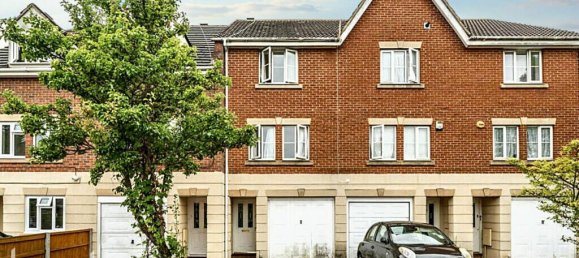 4 bedrooms Townhouse in Hayes, United Kingdom No. 5059 2