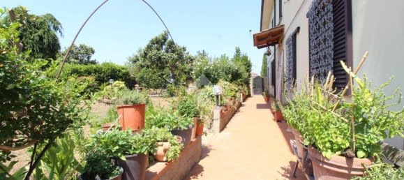 4 rooms Apartment in Larciano, Italy No. 269004 9