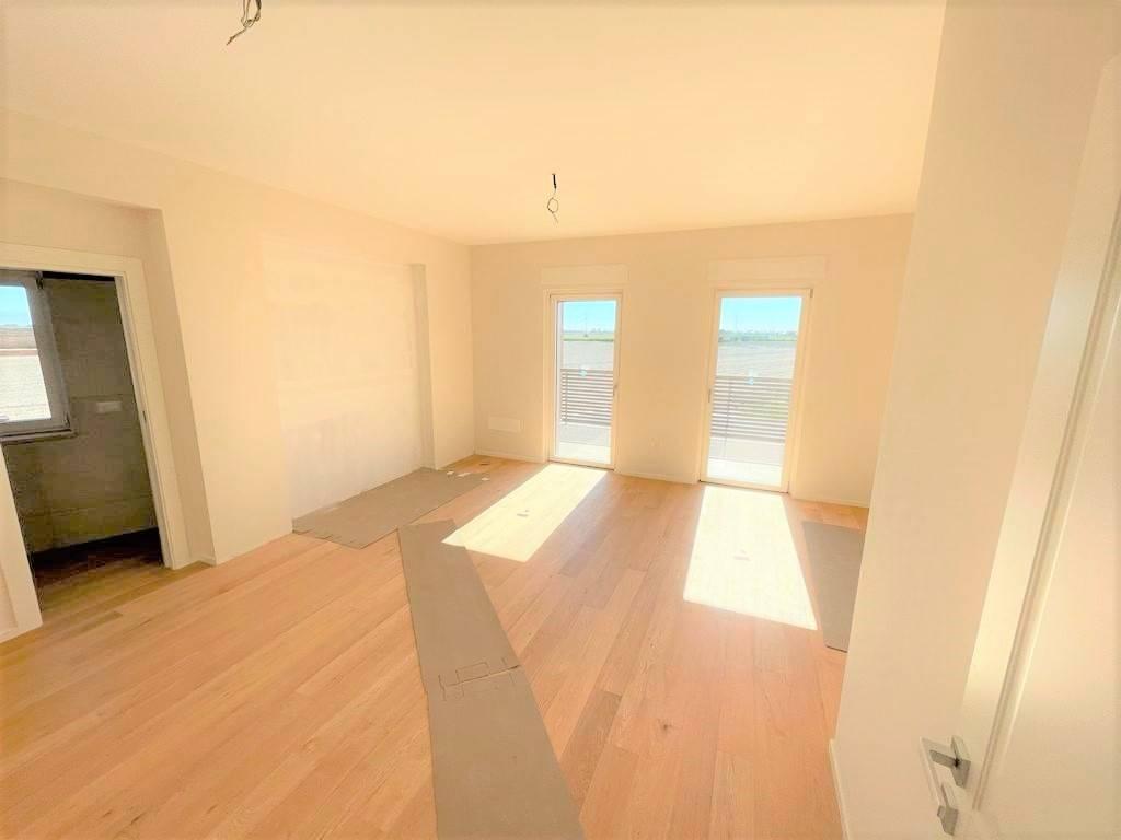 5 rooms Villa in Foggia, Italy No. 86910