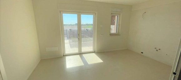 5 rooms Villa in Foggia, Italy No. 86910 6