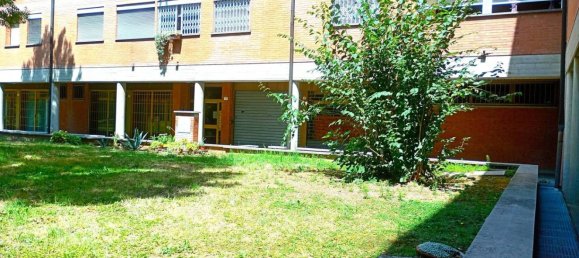 2 rooms Commercial property in Bologna, Italy No. 283637 9