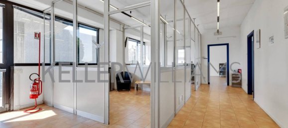 Almacén de 5 habitaciónes en Muggiò, Italy No. 316956 7