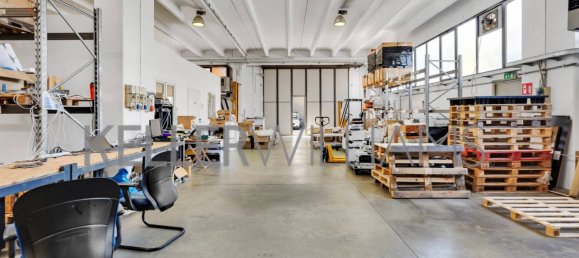 Almacén de 5 habitaciónes en Muggiò, Italy No. 316956 4