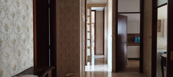 5-salle Appartement à Vercelli, Italy No. 222613 8