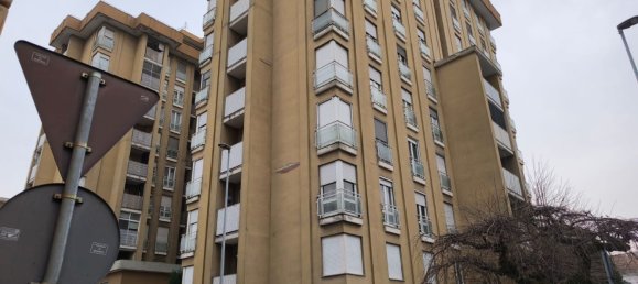 5-salle Appartement à Vercelli, Italy No. 222613 4