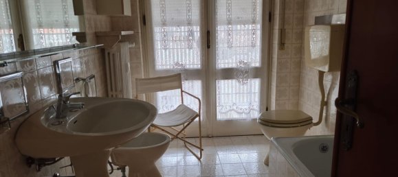 5-salle Appartement à Vercelli, Italy No. 222613 24