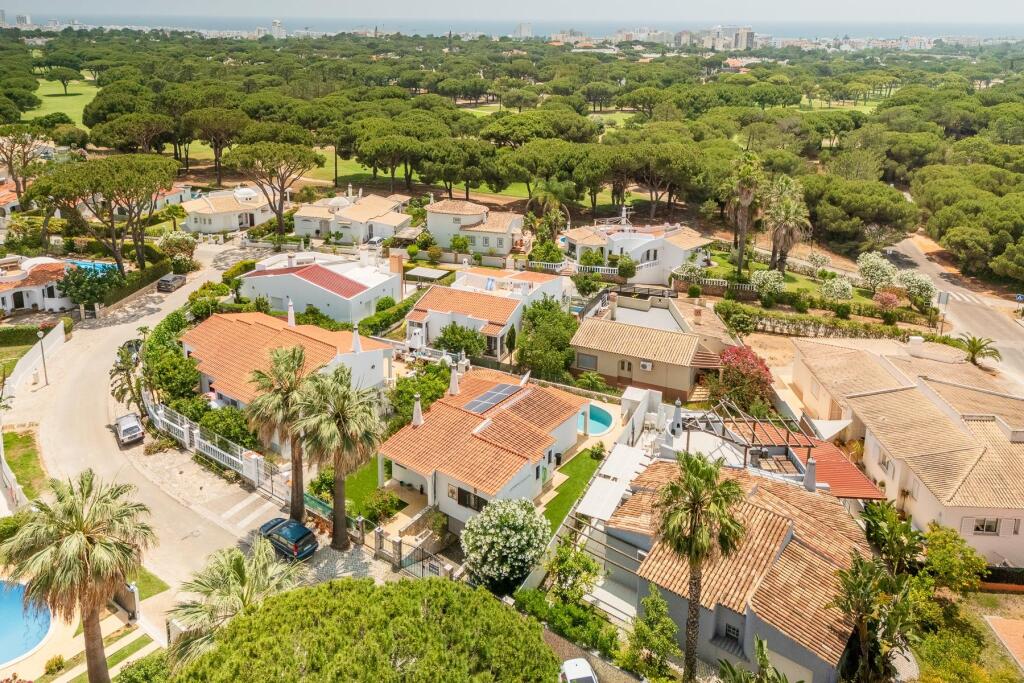 2 bedrooms Villa in Quarteira, Portugal No. 272944