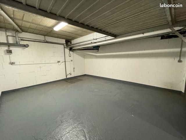  مرآب في Les Pavillons-sous-Bois, France رقم 328323