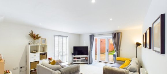 2 bedrooms Commercial property in Bordon, United Kingdom No. 13817 6