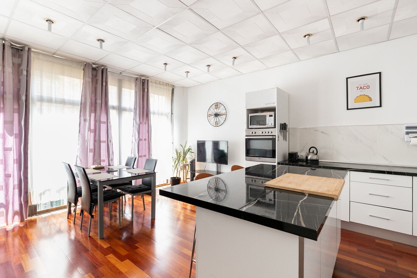 3 bedrooms Apartment in Barcelona, Spain No. 289422
