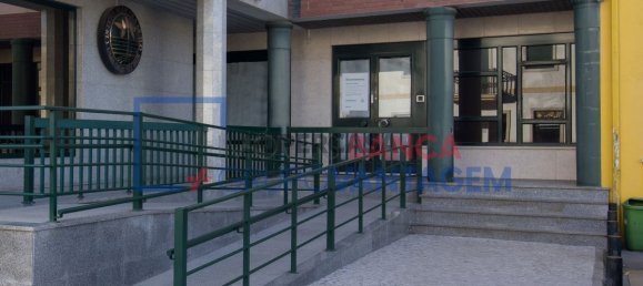 Gewerbliche Immobilie in Torres Vedras, Portugal 211m², Nr. 226935 2