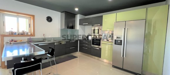 Квартира с 4 спальнями в Оливейра ди Аземейш, Португалия № 157634 5