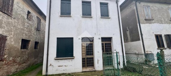 2 bedrooms House in Guarda Veneta, Italy No. 121347 2