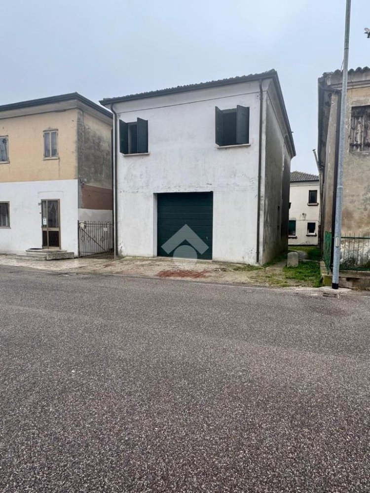 2 bedrooms House in Guarda Veneta, Italy No. 121347